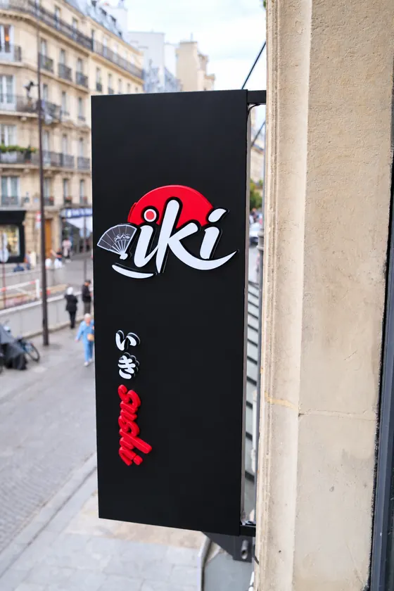 L’enseigne iki sur la façade, face à Châtelet-Les Halles